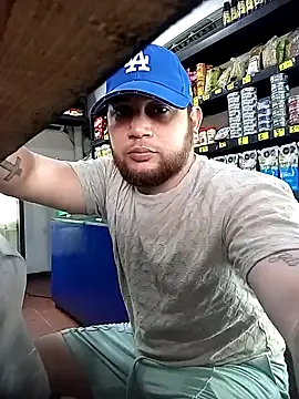 Snapshot of Catire10_ chatting on 10/15/25, 01:44 Catire10 online show from 10/15/25, 01:44