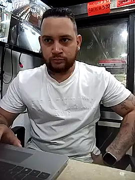 Snapshot of Catire10_ chatting on 10/21/25, 01:56 Catire10 online show from 10/21/25, 01:56