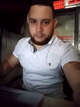 Snapshot of Catire10_ chatting on 10/28/25, 04:09 Catire10 online show from 10/28/25, 04:09