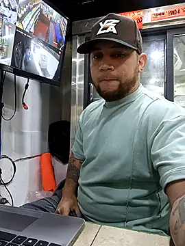 Snapshot of Catire10_ chatting on 11/23/25, 01:22 Catire10 online show from 11/23/25, 01:22