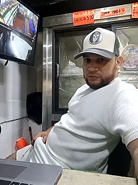 Snapshot of Catire10_ chatting on 11/26/25, 01:56 Catire10 online show from 11/26/25, 01:56