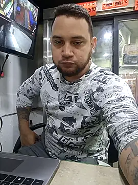 Snapshot of Catire10_ chatting on 12/17/25, 01:39 Catire10 online show from 12/17/25, 01:39