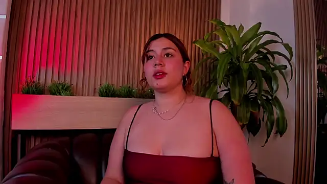 AdelaTaylor online show from 10/05/25, 10:07