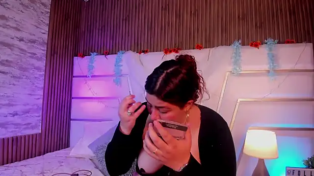 AdelaTaylor online show from 10/06/25, 05:43