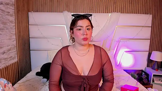 AdelaTaylor online show from 10/16/25, 07:26