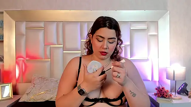 AdelaTaylor online show from 10/25/25, 11:51