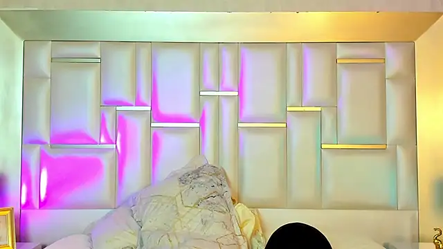 AdelaTaylor online show from 11/03/25, 11:33