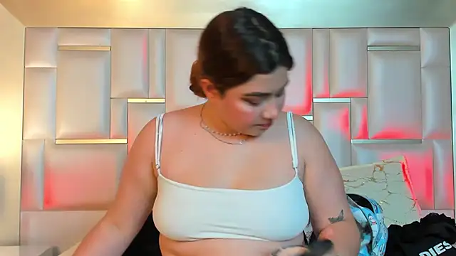 AdelaTaylor online show from 11/06/25, 11:44