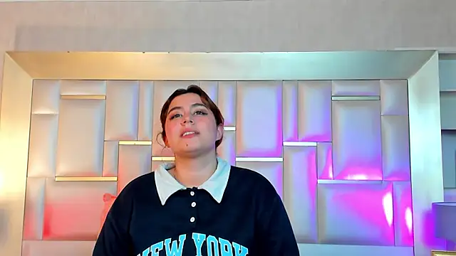 AdelaTaylor online show from 11/06/25, 11:48