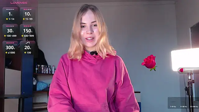 Snapshot of Alismoona chatting on 11/26/25, 08:15 Alismoona online show from 11/26/25, 08:15