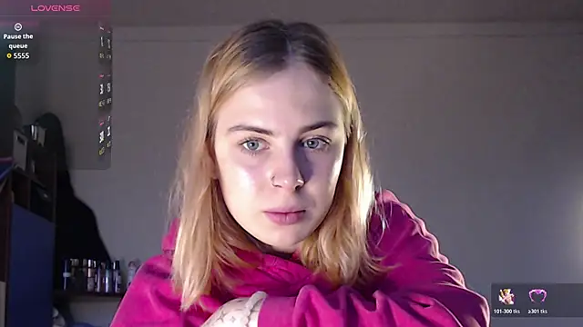 Snapshot of Alismoona chatting on 11/27/25, 08:27 Alismoona online show from 11/27/25, 08:27