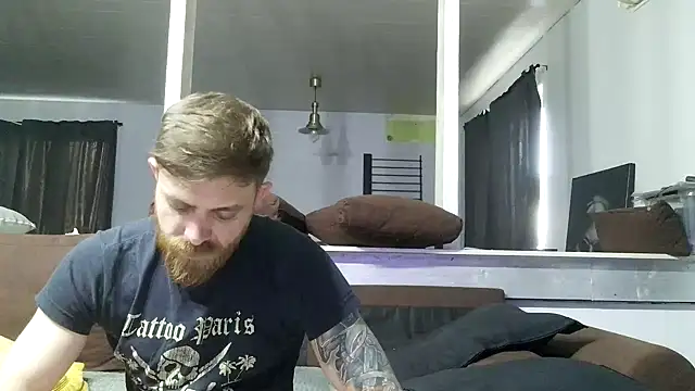 Snapshot of Bikerhot883hd chatting on 04/15/26, 04:14 Bikerhot883hd online show from 04/15/26, 04:14