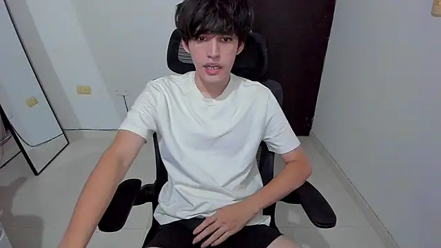 Snapshot of eren_188 chatting on 05/29/26, 02:31 eren 188 online show from 05/29/26, 02:31