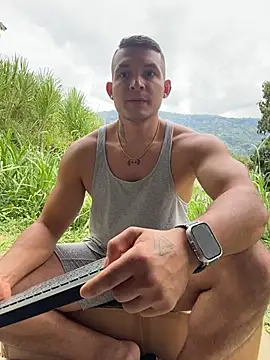 Marco Vega online show from 11/04/25, 07:13