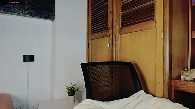 Snapshot of san_vaioleth chatting on 10/22/25, 11:26 san vaioleth online show from 10/22/25, 11:26