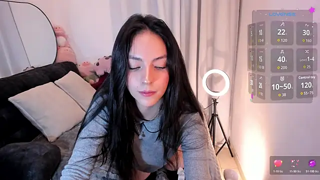 sarah saenz  online show from 07/10/26, 07:01