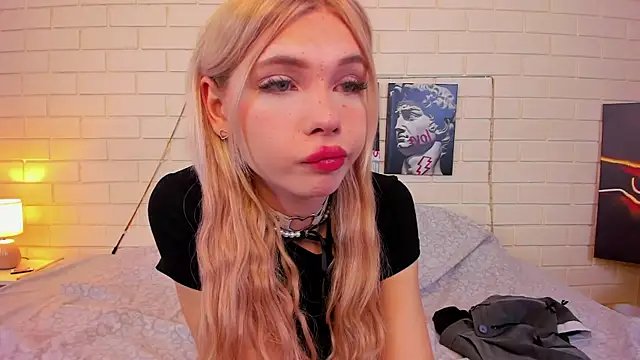 Blondy Fina online show from 09/30/25, 04:50