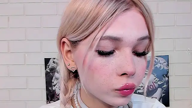 Blondy Fina online show from 10/25/25, 05:04