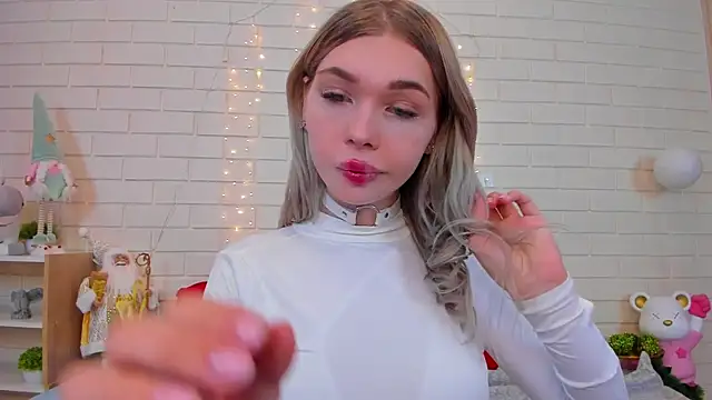 Snapshot of Blondy_Fina chatting on 01/13/26, 04:40 Blondy Fina online show from 01/13/26, 04:40