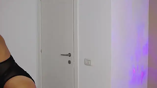 Emily Sheen online show from 10/13/25, 06:02