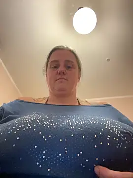 Snapshot of vaccabbw chatting on 11/05/25, 04:07 vaccabbw online show from 11/05/25, 04:07