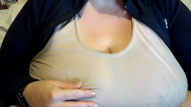 Snapshot of vaccabbw chatting on 11/21/25, 06:01 vaccabbw online show from 11/21/25, 06:01