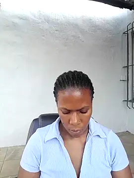 Snapshot of MelowD69 chatting on 10/27/25, 03:38 MelowD69 online show from 10/27/25, 03:38