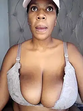 Snapshot of MelowD69 chatting on 12/05/25, 10:13 MelowD69 online show from 12/05/25, 10:13