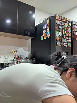zoecams1 online show from 05/16/26, 07:34