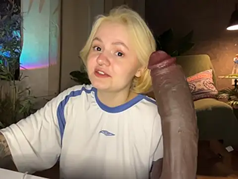 MoonIvy  online show from 04/12/26, 06:57