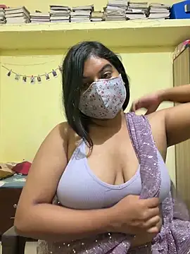 Snapshot of BigBreasted chatting on 02/13/26, 05:31 BigBreasted online show from 02/13/26, 05:31