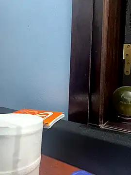 Snapshot of lahungdj12 chatting on 10/25/25, 02:13 lahungdj12 online show from 10/25/25, 02:13