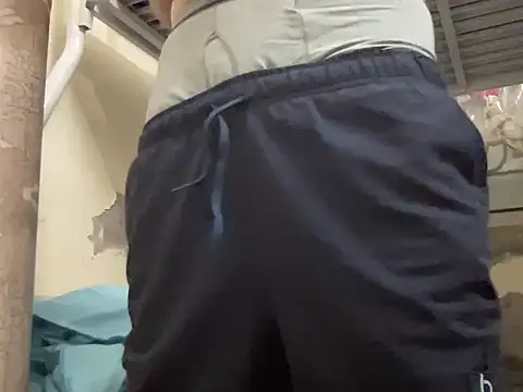 Snapshot of lahungdj12 chatting on 11/23/25, 02:28 lahungdj12 online show from 11/23/25, 02:28