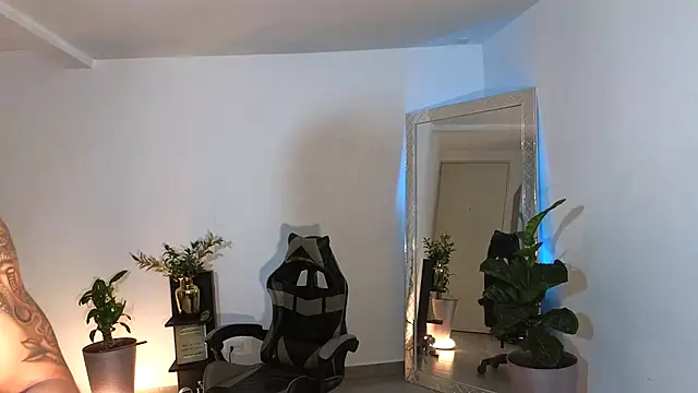 Wyatt Rose online show from 10/01/25, 12:38