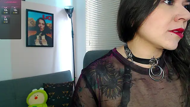 Snapshot of SujannaVarma_ chatting on 10/06/25, 04:59 SujannaVarma online show from 10/06/25, 04:59