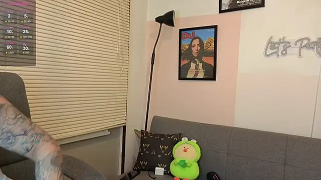 Snapshot of SujannaVarma_ chatting on 11/06/25, 10:54 SujannaVarma online show from 11/06/25, 10:54