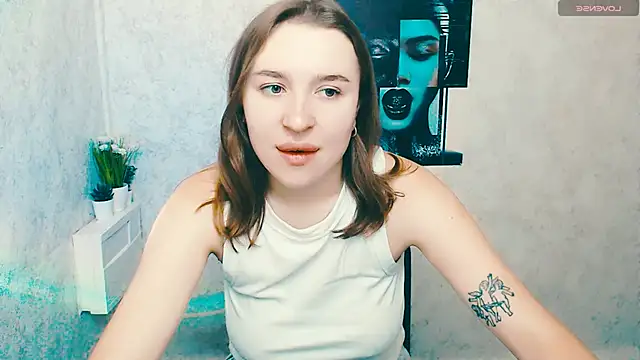 Snapshot of JuliaTopp_ chatting on 11/04/25, 06:56 JuliaTopp online show from 11/04/25, 06:56