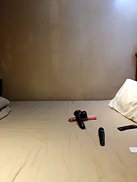 Snapshot of missboobiesSA chatting on 12/17/25, 09:54 missboobiesSA online show from 12/17/25, 09:54