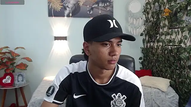 Snapshot of markbowie chatting on 09/13/25, 04:18 markbowie online show from 09/13/25, 04:18