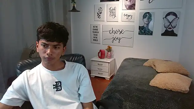 Snapshot of markbowie chatting on 11/28/25, 06:43 markbowie online show from 11/28/25, 06:43