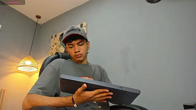 Snapshot of markbowie chatting on 01/15/26, 12:43 markbowie online show from 01/15/26, 12:43