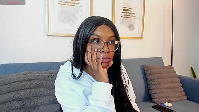 Snapshot of Coco_joness chatting on 11/06/25, 02:40 Coco joness online show from 11/06/25, 02:40