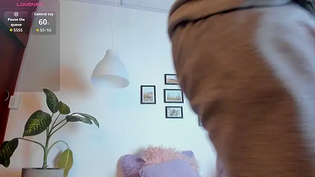 Snapshot of Coco_joness chatting on 11/09/25, 07:56 Coco joness online show from 11/09/25, 07:56