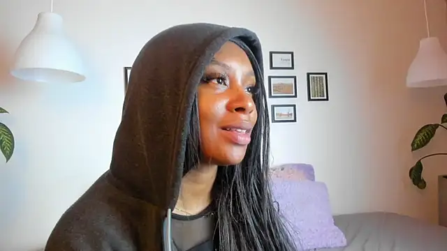 Snapshot of Coco_joness chatting on 11/20/25, 08:08 Coco joness online show from 11/20/25, 08:08