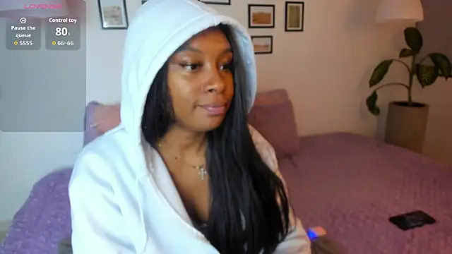 Snapshot of Coco_joness chatting on 11/23/25, 07:57 Coco joness online show from 11/23/25, 07:57