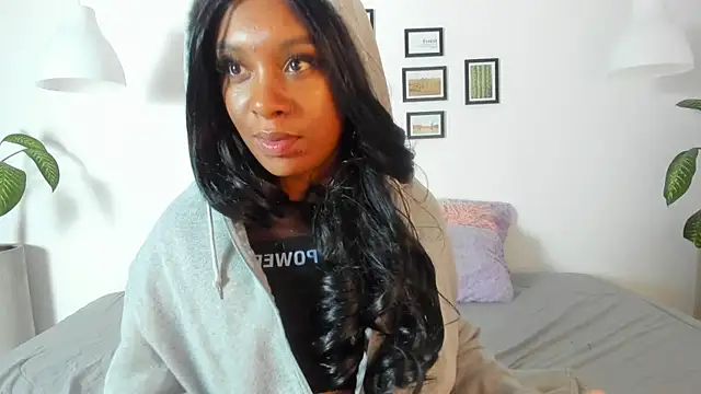 Snapshot of Coco_joness chatting on 12/13/25, 08:25 Coco joness online show from 12/13/25, 08:25