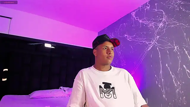 IsaacBlack  online show from 09/11/25, 04:23