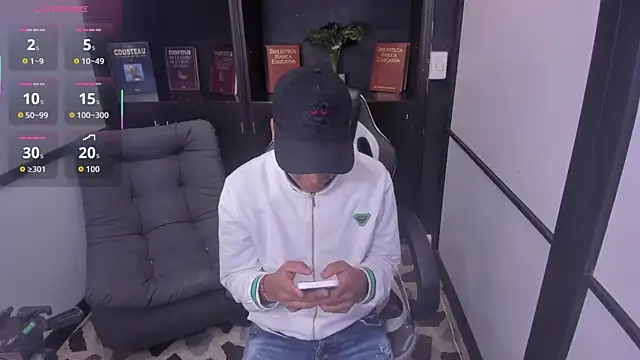 IsaacBlack  online show from 10/11/25, 04:01