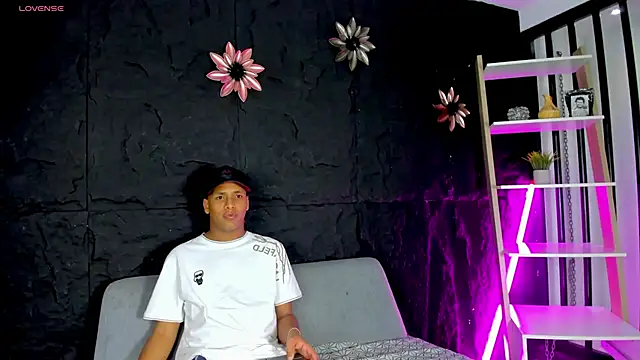 IsaacBlack  online show from 10/16/25, 04:57