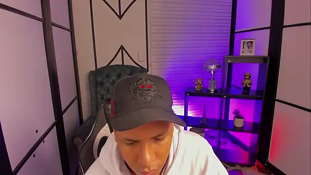 IsaacBlack  online show from 10/22/25, 04:24